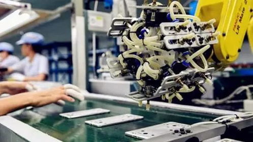 科技浪潮下的就業變革 富士康郭臺銘預測五年內機器取代八成工人，技術開發迎來新機遇